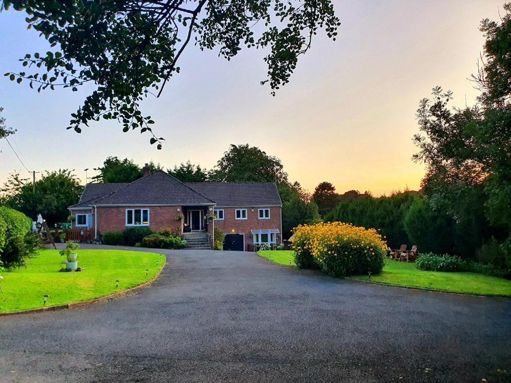 Idyllic 2 Bedroom Self-Contained Upsidedown Annexe Llandrindod Wells Εξωτερικό φωτογραφία