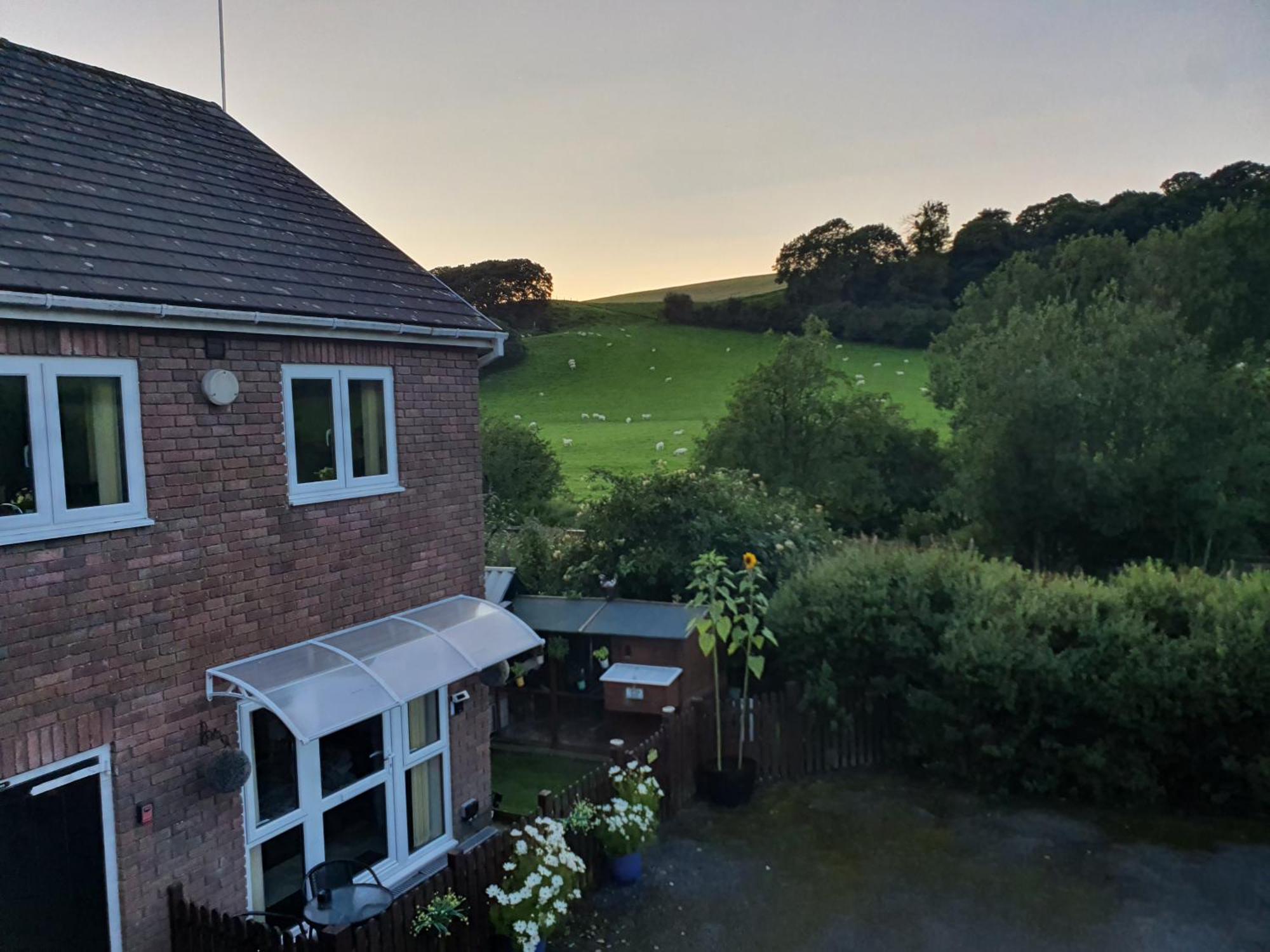 Idyllic 2 Bedroom Self-Contained Upsidedown Annexe Llandrindod Wells Εξωτερικό φωτογραφία