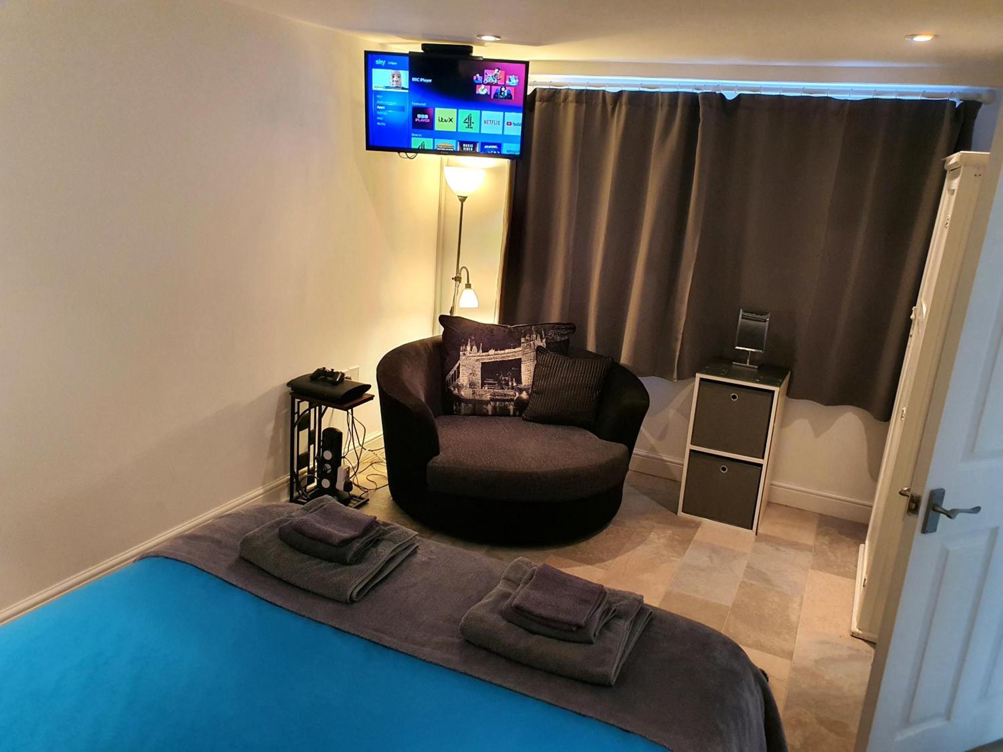 Idyllic 2 Bedroom Self-Contained Upsidedown Annexe Llandrindod Wells Εξωτερικό φωτογραφία