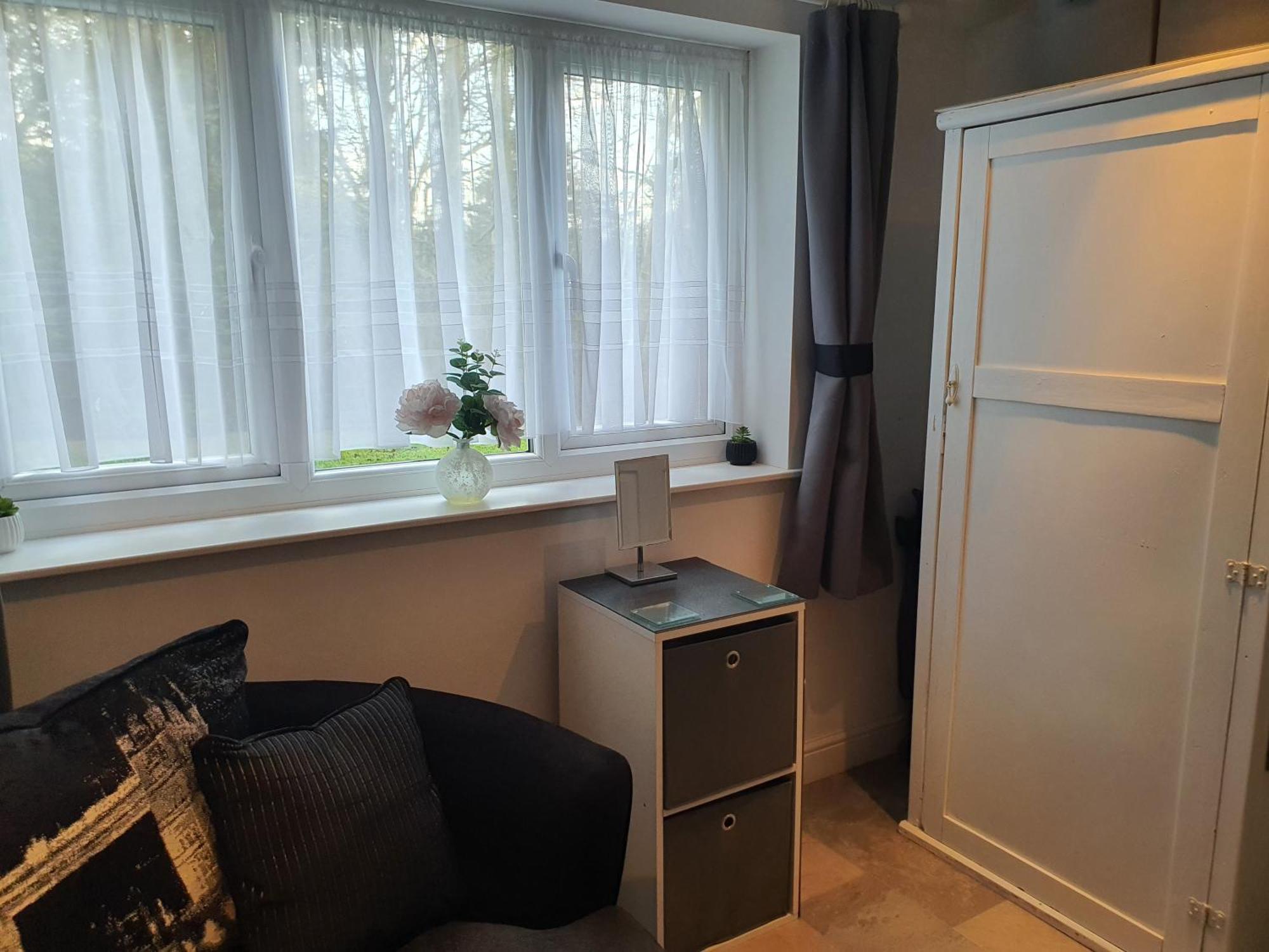 Idyllic 2 Bedroom Self-Contained Upsidedown Annexe Llandrindod Wells Εξωτερικό φωτογραφία