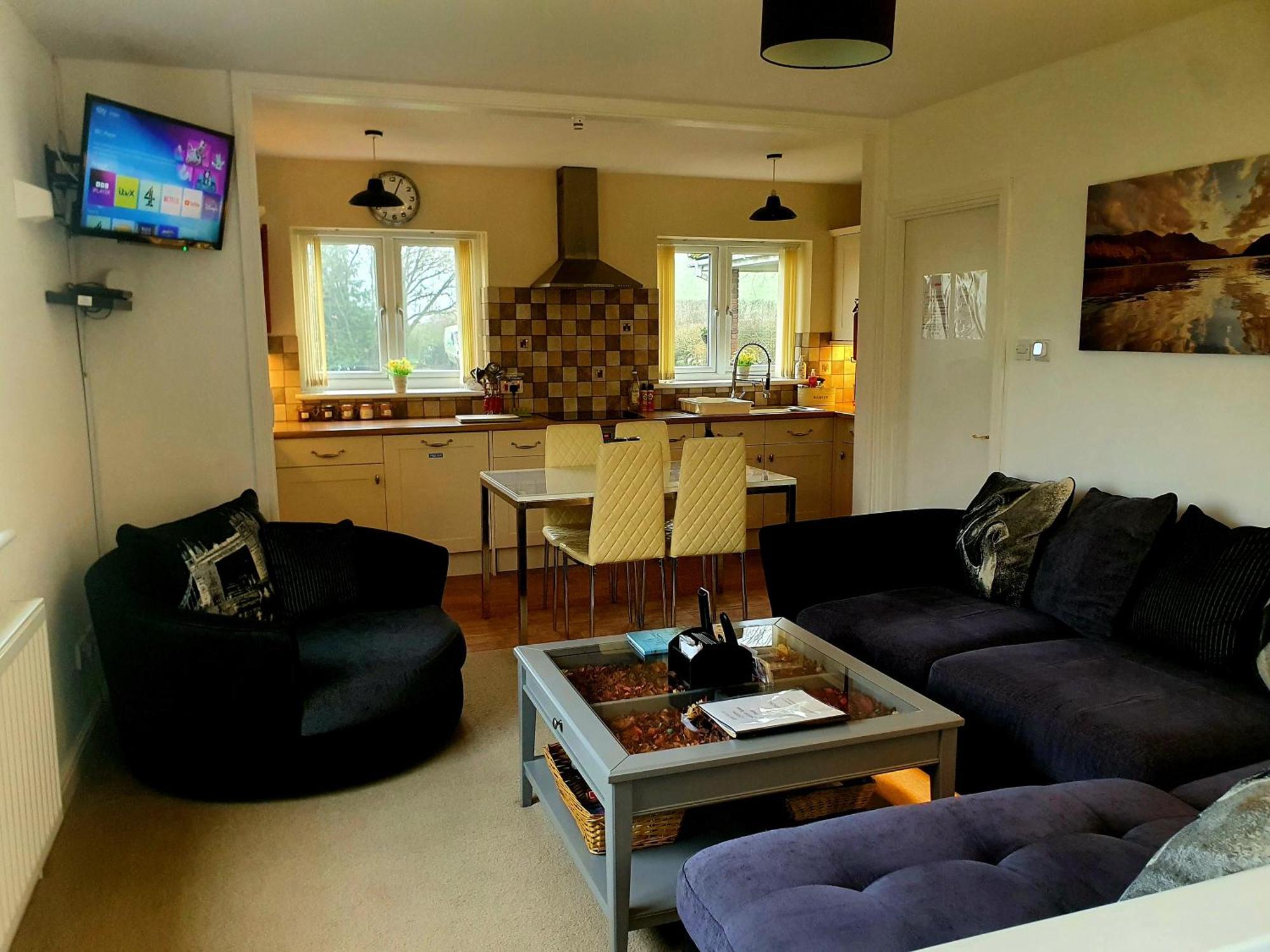Idyllic 2 Bedroom Self-Contained Upsidedown Annexe Llandrindod Wells Εξωτερικό φωτογραφία