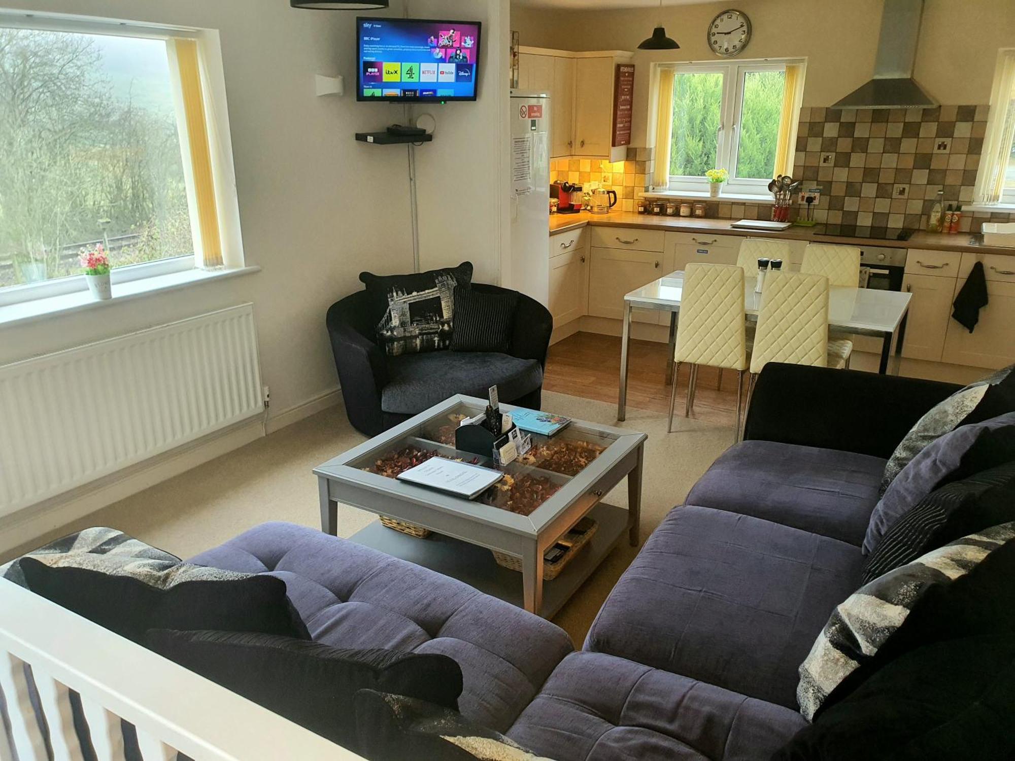 Idyllic 2 Bedroom Self-Contained Upsidedown Annexe Llandrindod Wells Εξωτερικό φωτογραφία